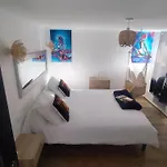 Ile Des Plaisirs, Adults Only Avec Piscine Au Sel & Petit-dejeuner Offert Pensjonat 3*