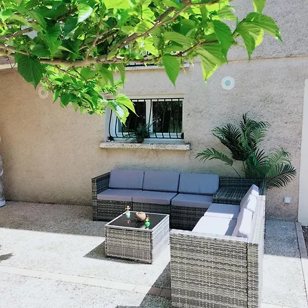 Penzion Ile Des Plaisirs, D'hotes Naturistes Avec Petit-dejeuner Tropical Inclus