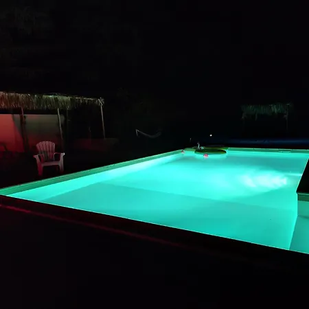 Ile Des Plaisirs , Domaine Naturiste Et Libertin, Adults Only 3* Graulhet