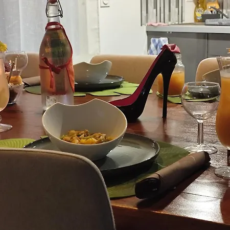 Penzion Ile Des Plaisirs, D'hotes Naturistes Avec Petit-dejeuner Tropical Inclus