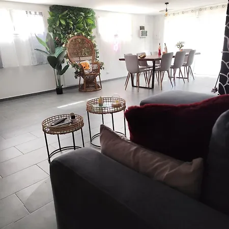 Ile Des Plaisirs, Adults Only, Piscine Au Sel, Jacuzzi, Petit Dejeuner Tropical Offert