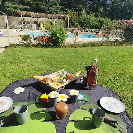Ile Des Plaisirs , Domaine Naturiste Et Libertin, Adults Only 3* Graulhet
