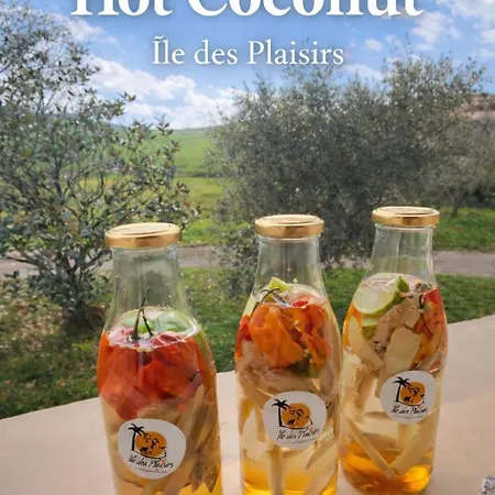 Ile Des Plaisirs , Domaine Naturiste Et Libertin, Adults Only Penzion 3*