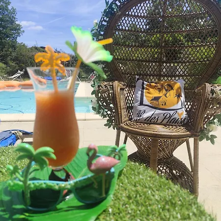Ile Des Plaisirs , Domaine Naturiste Et Libertin, Adults Only