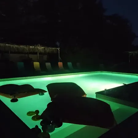 Ile Des Plaisirs , Domaine Naturiste Et Libertin, Adults Only