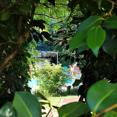 Ile Des Plaisirs , Domaine Naturiste Et Libertin, Adults Only Vendégház 3*