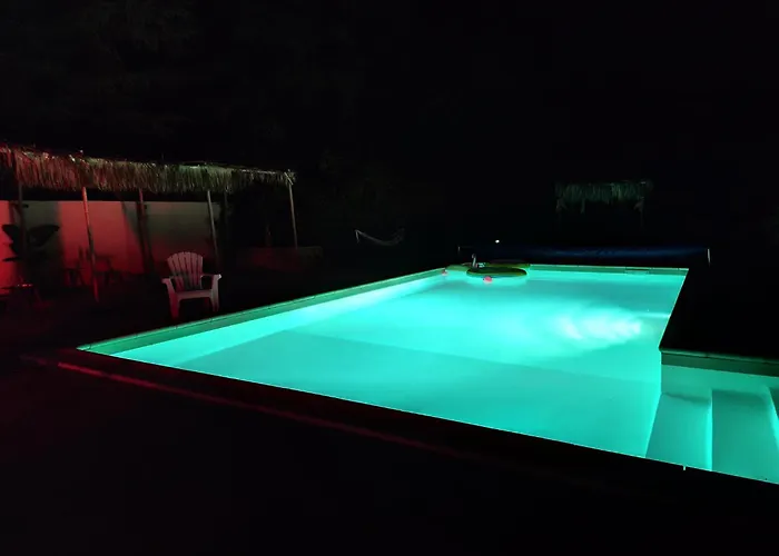 Ile Des Plaisirs, Adults Only, Piscine Au Sel, Jacuzzi, Petit Dejeuner Tropical Offert 3* Graulhet