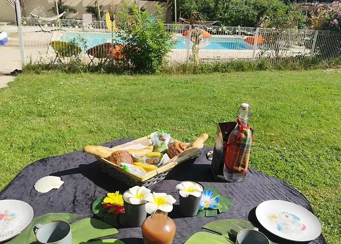 Ile Des Plaisirs, Adults Only, Piscine Au Sel, Jacuzzi, Petit Dejeuner Tropical Offert 3* Graulhet