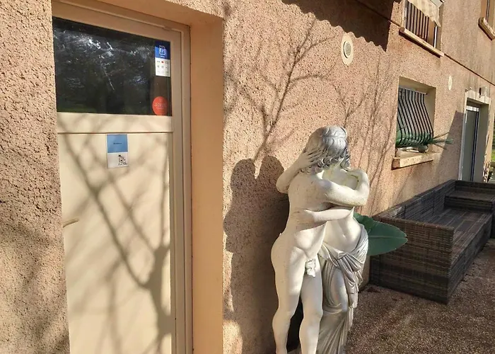 Ile Des Plaisirs, Adults Only, Piscine Au Sel, Jacuzzi, Petit Dejeuner Tropical Offert Affittacamere